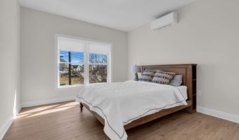 42 Carlyle Dr, Bayville, NJ 08721