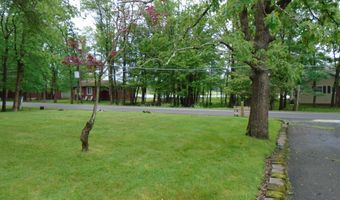 387 N Shore Dr, Albrightsville, PA 18210