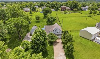15143 Briarwood Dr, Basehor, KS 66007