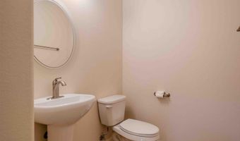6866 Umpqua River Rd, Casper, WY 82604