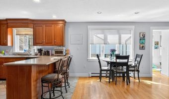 135 Russett Rd 1, Boston, MA 02132