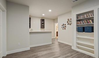 2200 ARROWLEAF Dr, Cheyenne, WY 82007