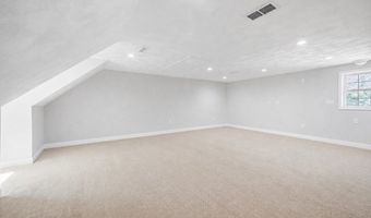 40 Adelman Rd, Billerica, MA 01821