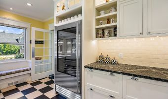 586 B St, Ashland, OR 97520