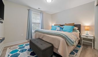 4 Harpoon Dr, Barnegat, NJ 08005