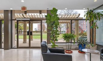 4141 N HENDERSON Rd 702, Arlington, VA 22203