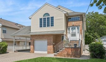 62 Crosby Ave, Albertson, NY 11507