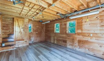 3 Sundale Rd, Cranston, RI 02921