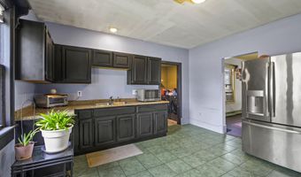 36 Vernon St, Auburn, ME 04210