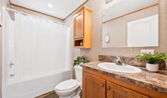 33 Old Bridge Ct, Effingham, NH 03882