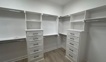 1001 Duke Dr, Bauxite, AR 72011