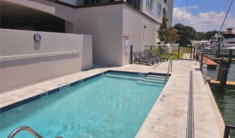211 DOLPHIN Pt 303, Clearwater, FL 33767