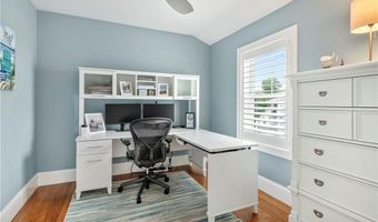 100 Algonquin Rd 13, Narragansett, RI 02882