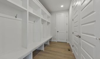 42010 NIGHT NURSE Cir, Ashburn, VA 20148