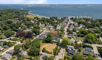 78 Narragansett Ave, Jamestown, RI 02835