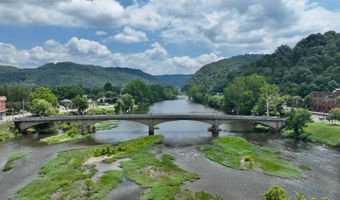 342 S. Monroe St, Alderson, WV 24910