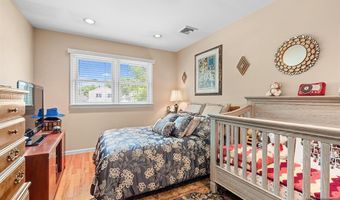 2 Violet Ct, Bergenfield, NJ 07621