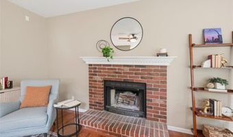614 Whispering Willows Ct, Ballwin, MO 63021