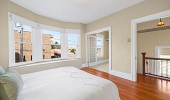 674 11TH St, Astoria, OR 97103