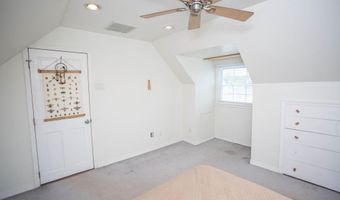 836 DEVENNEY Dr, Bellmawr, NJ 08031