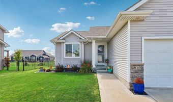 810 NE Meadow Landing Dr, Ankeny, IA 50021