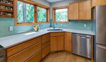 2877 Glacier Valley Rd, Fitchburg, WI 53711
