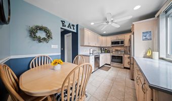 2 Lee Ave, Albertson, NY 11507