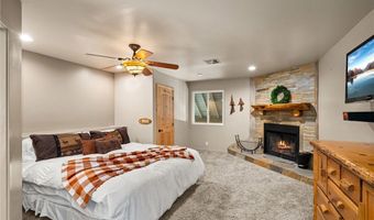 28657 Shenandoah Dr, Lake Arrowhead, CA 92352
