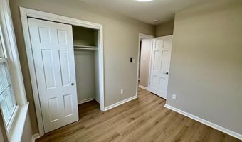 2008 38TH St SE 302, Washington, DC 20020