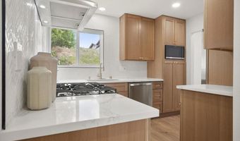 1744 Round Tree Dr, Oceanside, CA 92056