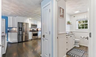 123 Terrace Ave, Cumberland, RI 02864