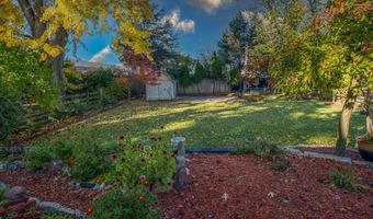 104 Lakewood Dr, Antioch, IL 60002