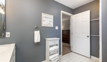 637 White Pine Dr, Adams Twp., PA 16046