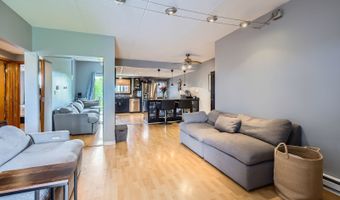 953 N Rohlwing Rd 201A, Addison, IL 60101