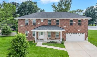 306 Essen Ln, Ballwin, MO 63021