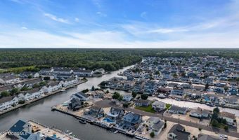 91 S Ronald Ave S, Bayville, NJ 08721