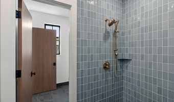 3118 NW Crossing Dr, Bend, OR 97703