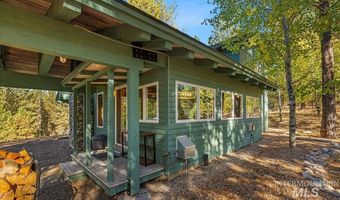 9734 Moore Dr, Cascade, ID 83611