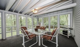 36 Old Farm Rd, Bedford, NH 03110