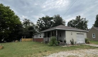 902 S Carnation Dr, Aurora, MO 65605