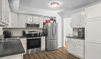 49 Ironworks Rd, Clinton, CT 06413