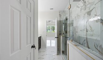 142 S 11th St, Aransas Pass, TX 78336