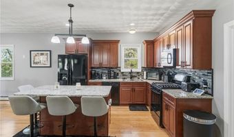 19 Curry Rd, Cranston, RI 02920