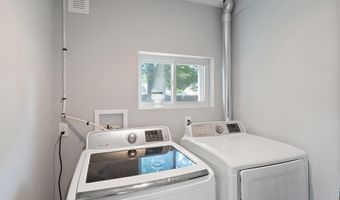 609 MAIN St, Bayville, NJ 08721