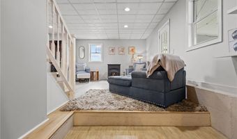 17 Belvedere St, Johnston, RI 02919