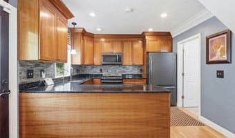 193 Lake Washington Dr, Glocester, RI 02814