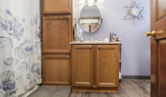 504 Carlin Dr, Angola, IN 46703