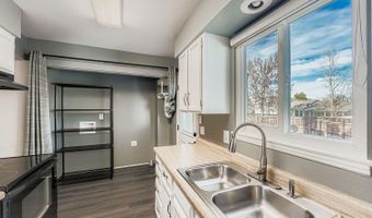 2204 S Jasper Way B, Aurora, CO 80013