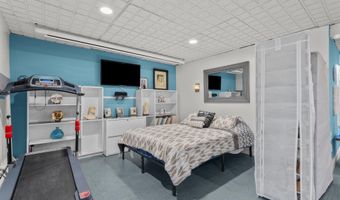 75 Linda Dr, Bridgeport, CT 06606