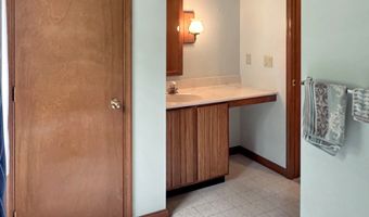 32 Starr Rd, Colchester, CT 06415